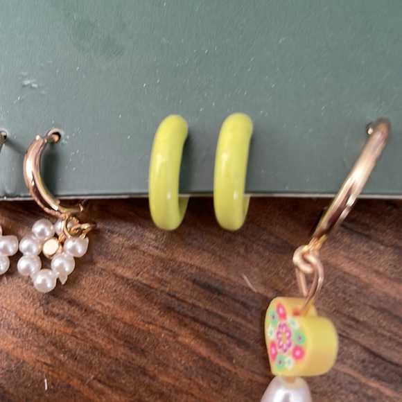 Wild Fable Earring Set - Picture 3 of 5